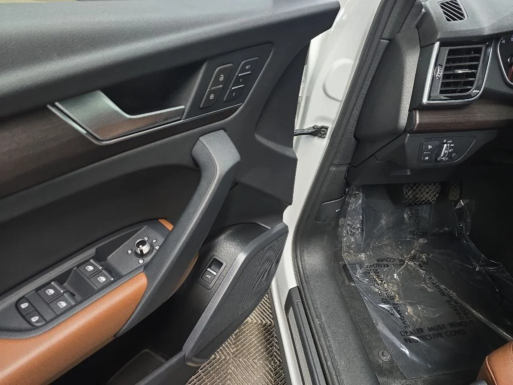Used 2023 White Audi 40 Premium image 28