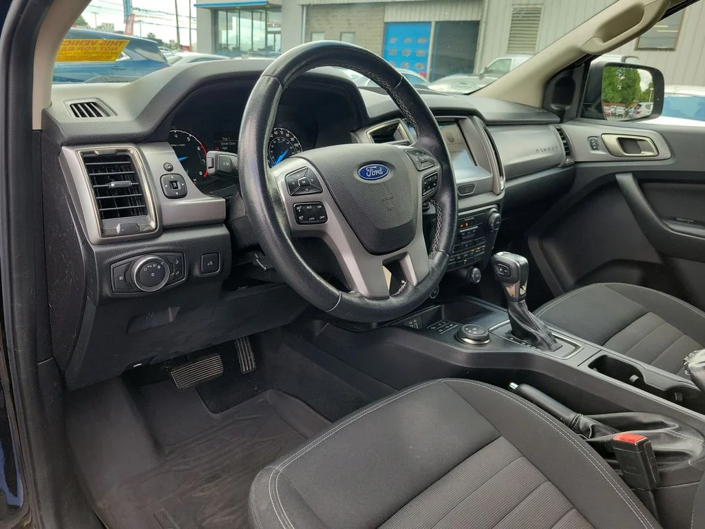 Used 2019 Black Ford XLT image 23