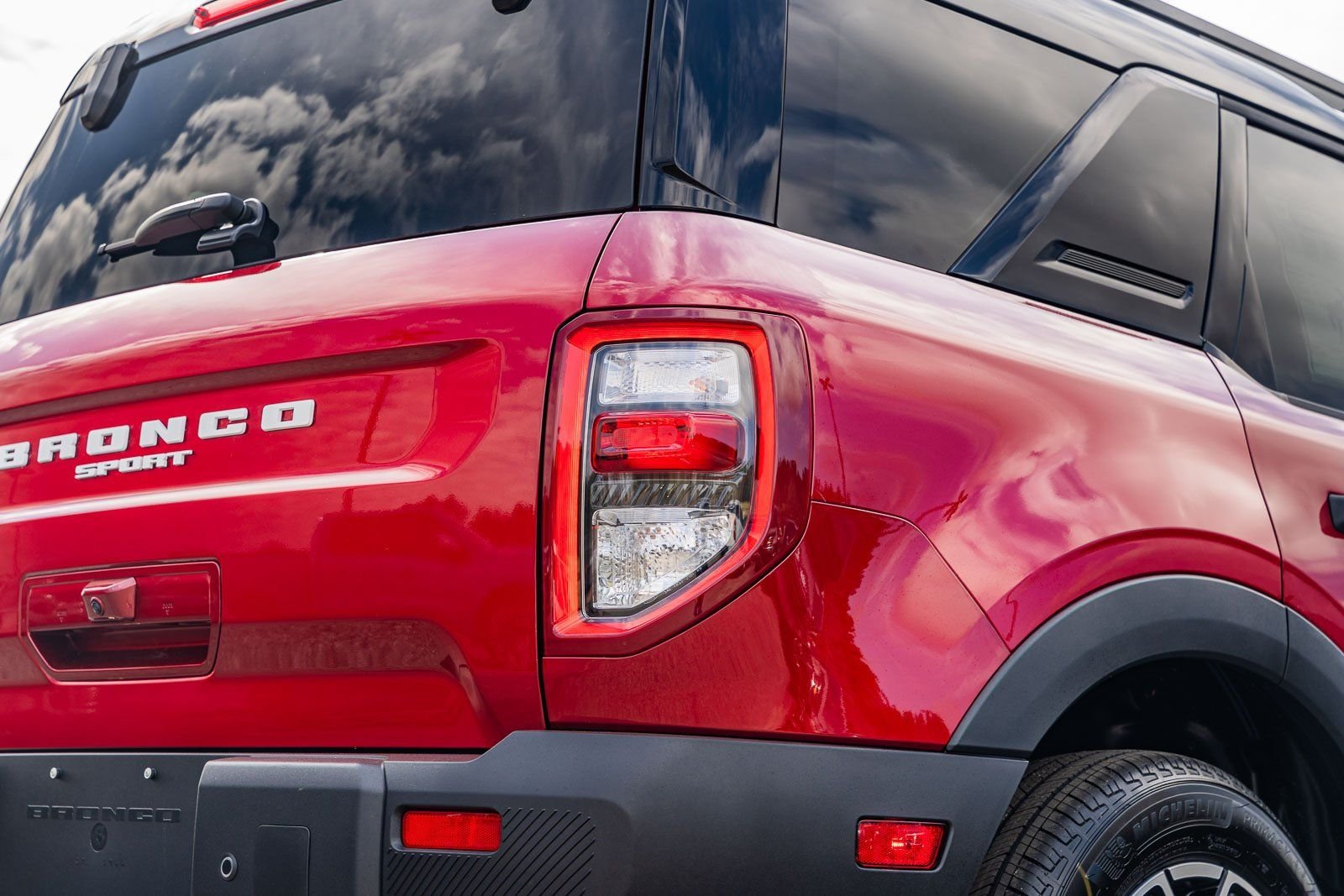 New 2026 Ruby Red Metallic Tinted Clearcoat Ford Outer Banks® image 10