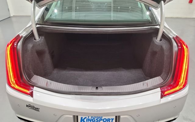Used 2019 Silver Cadillac Luxury image 12