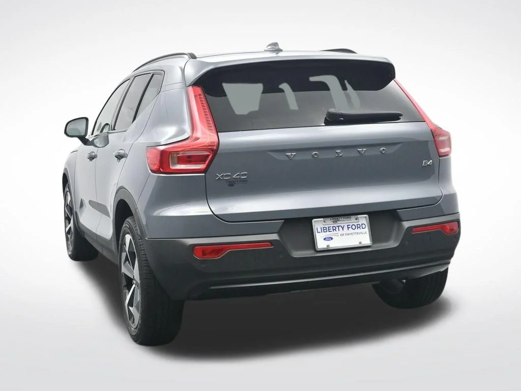 Certified Used 2023 Blue Volvo Ultimate image 9