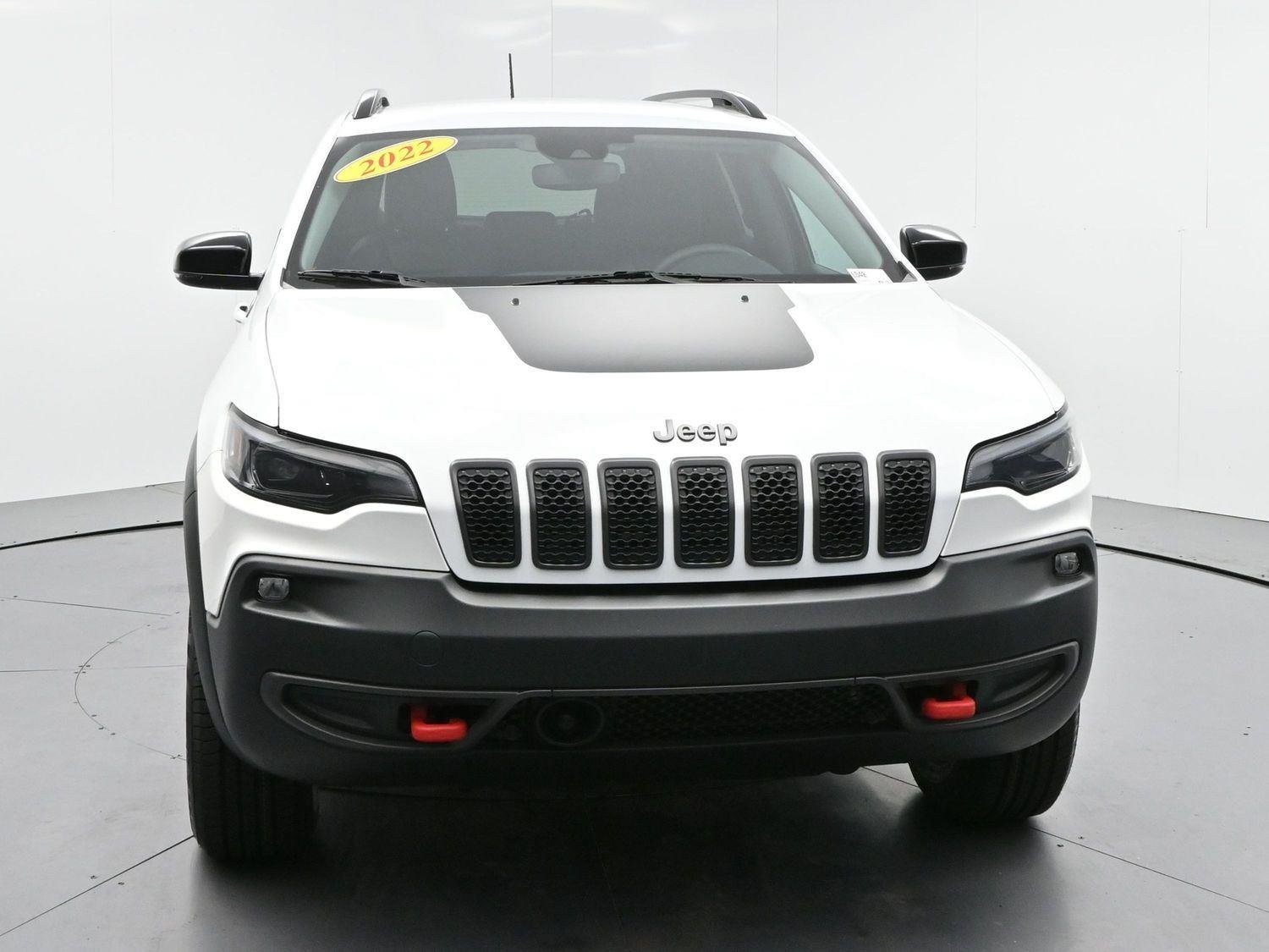 Used 2022 White Jeep Trailhawk image 2
