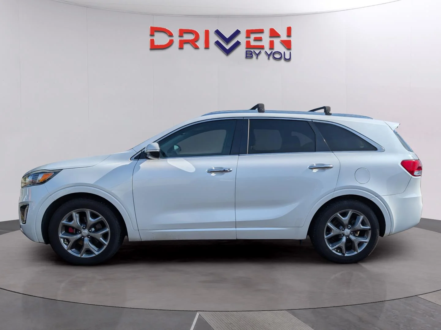 Used 2017 Snow White Pearl Kia SX V6 image 2