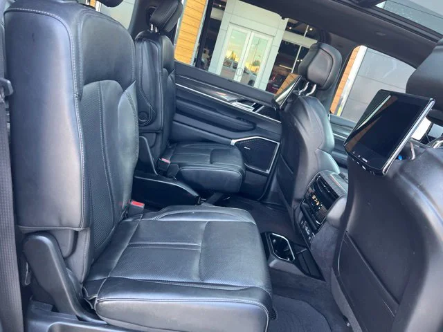 Used 2022 White Jeep Series II image 34