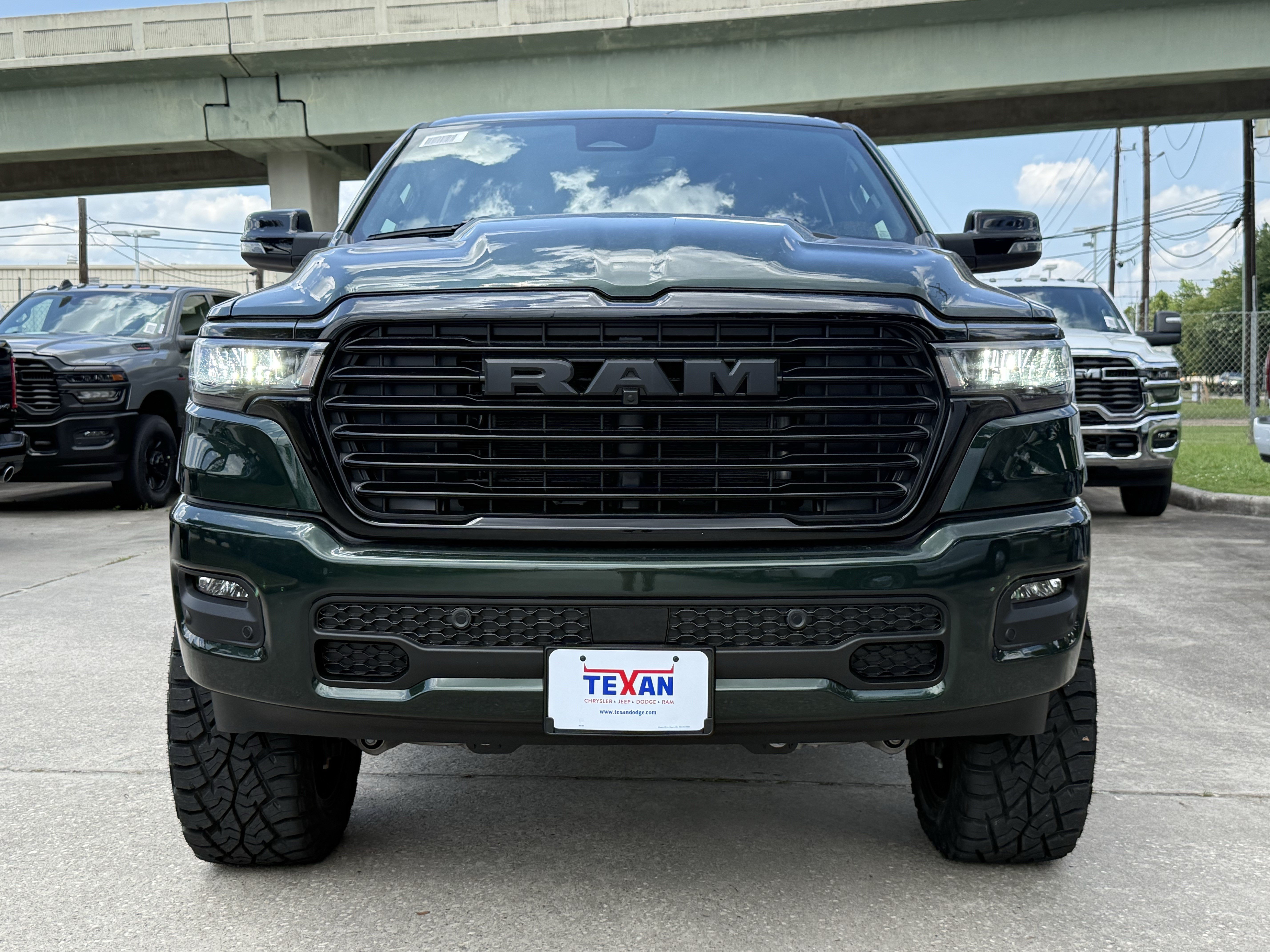 New 2026 Serrano-Green Metallic Exterior Paint RAM Laramie image 6