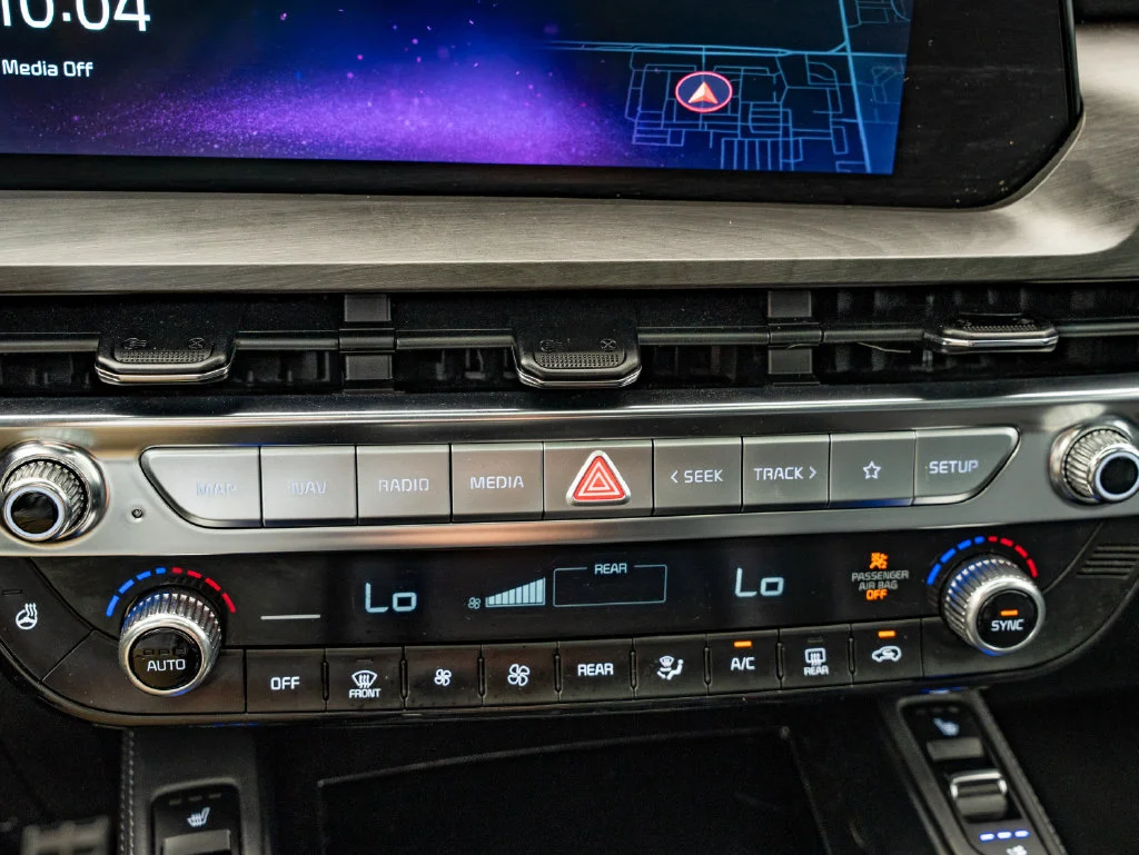 Used 2023 Wolf Gray Kia SX-Prestige X-Line image 35