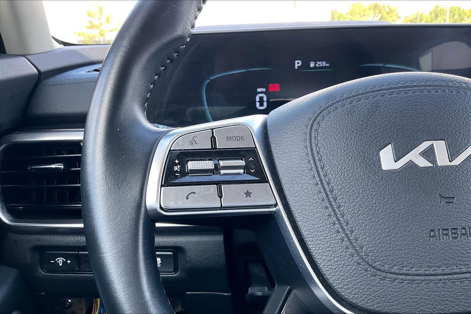 Certified Used 2025 Glacial White Pearl Kia S image 22