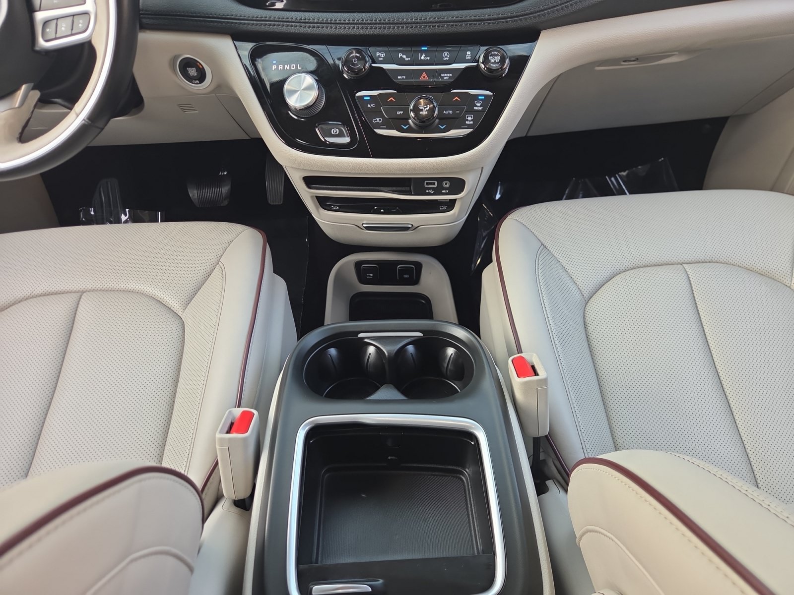 2019 Chrysler Pacifica Limited - Photo 11