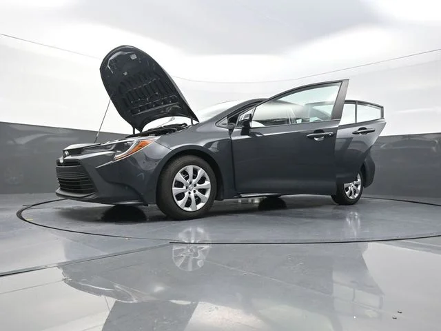Used 2024  Toyota LE image 40