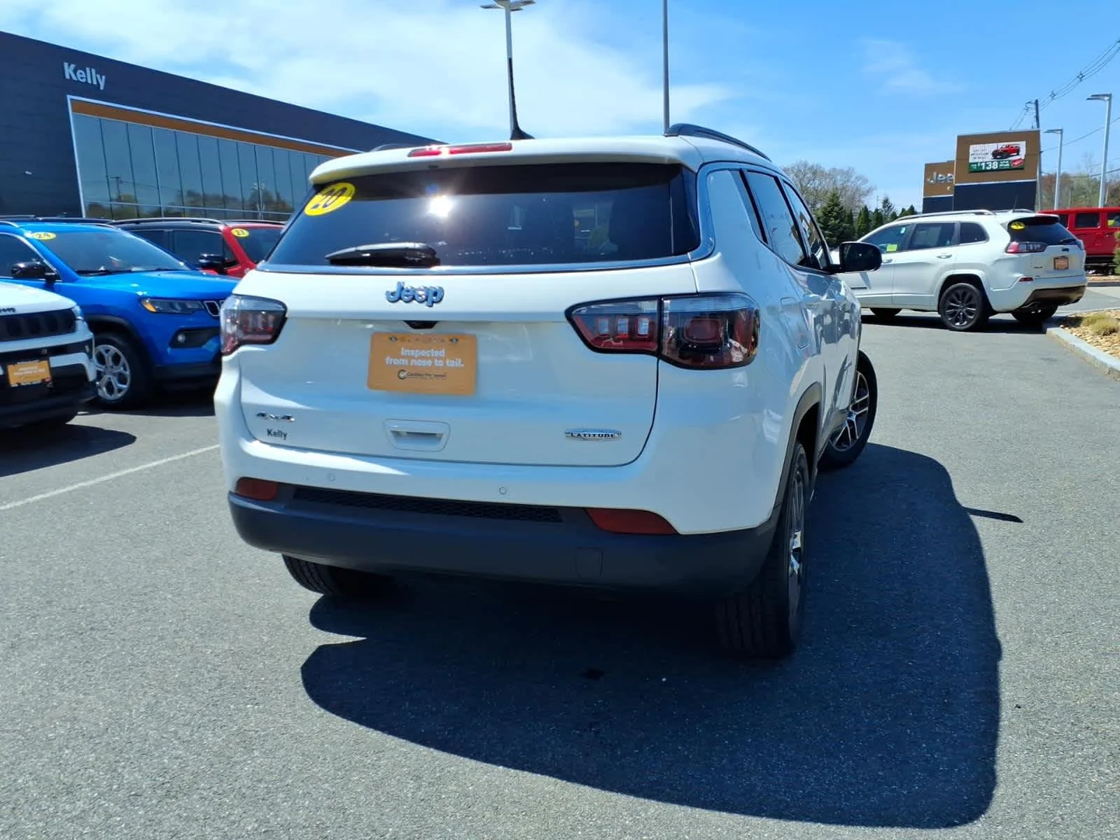 Certified Used 2020 White Clearcoat Jeep Latitude w/Sun/Safety Pkg image 8