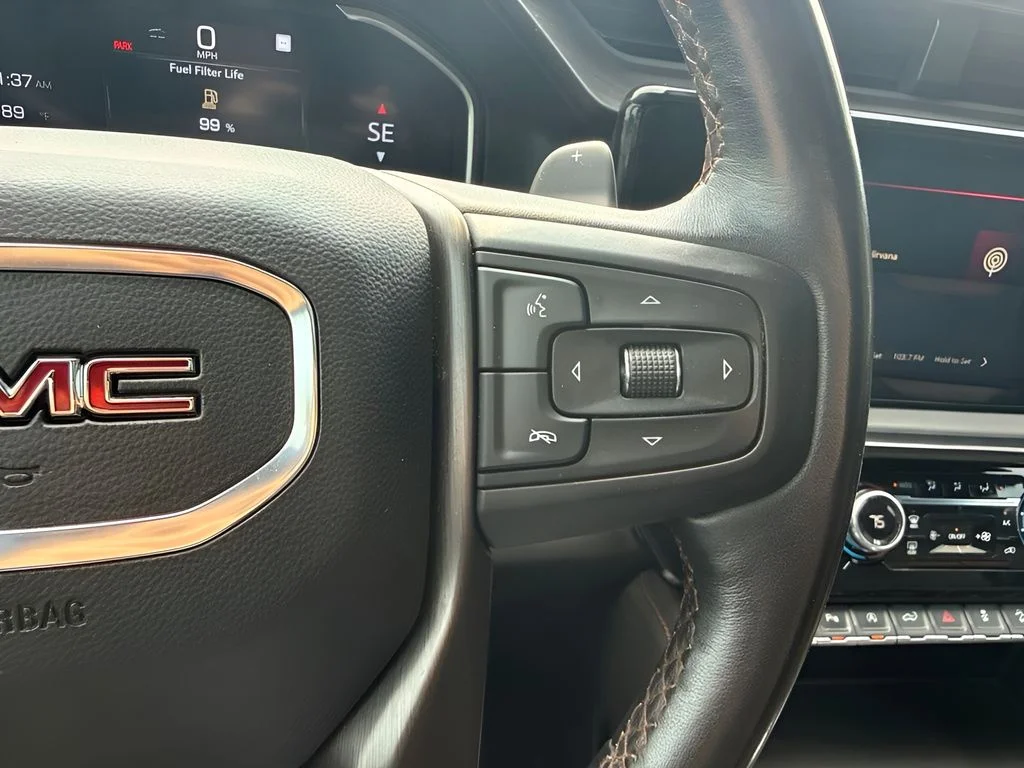 Used 2022 White GMC AT4 image 18
