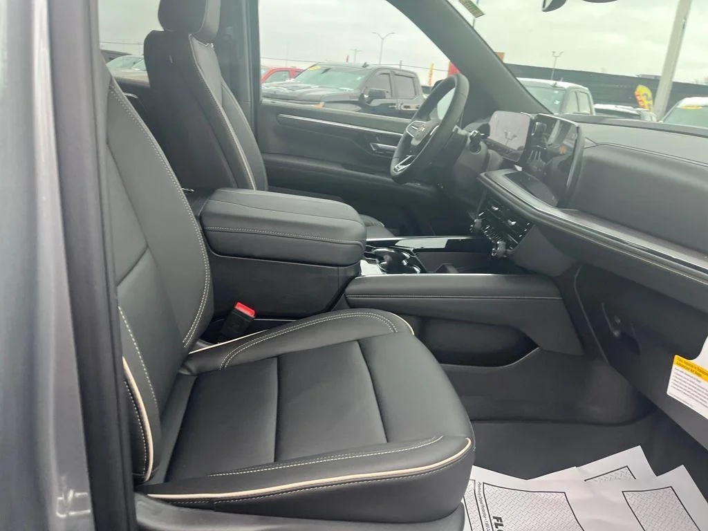 2026 Chevrolet Suburban Premier - Photo 34