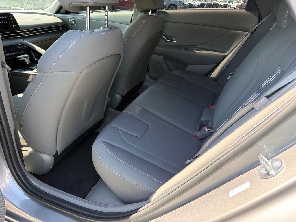 2025 Hyundai Elantra Blue - Photo 20