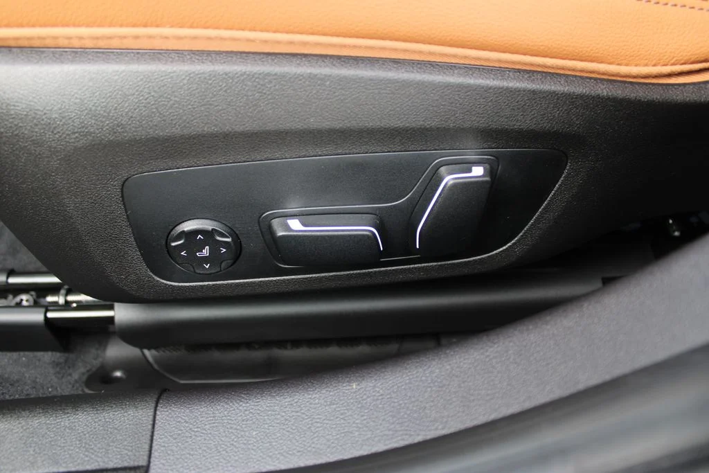 2026 BMW 3 Series 330i - Photo 28