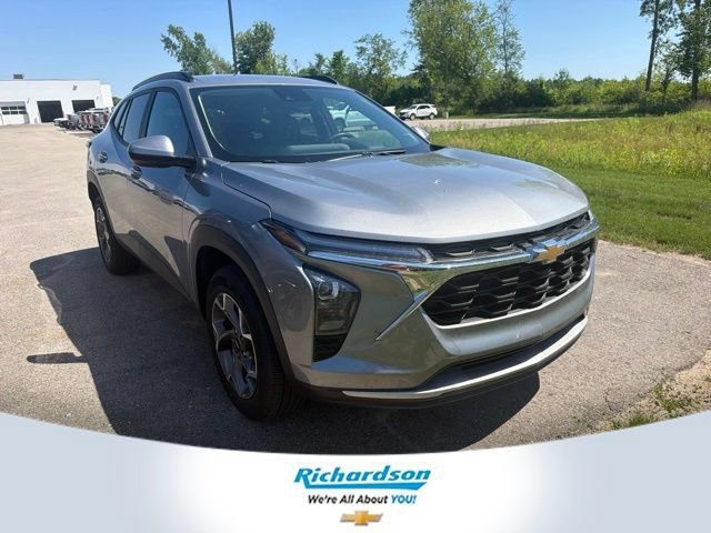 2025 Chevrolet Trax LT - Photo 1