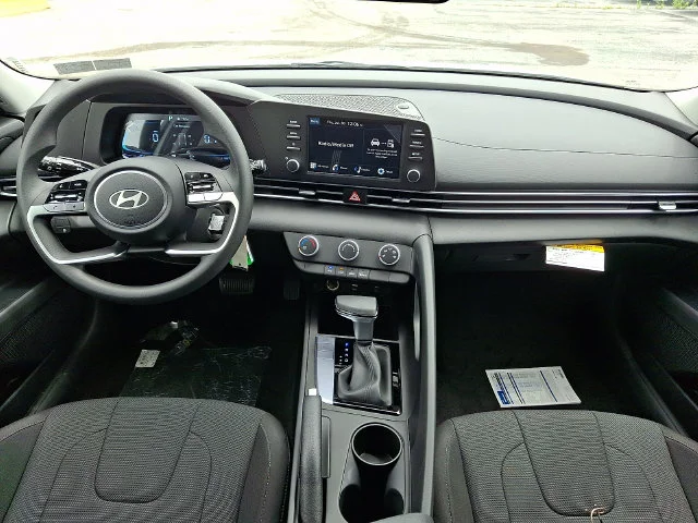 New 2026 White Hyundai SE image 10