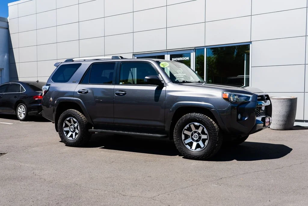 Used 2020 Gray Toyota SR5 image 29