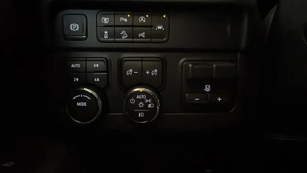 2026 Chevrolet Suburban Premier - Photo 36
