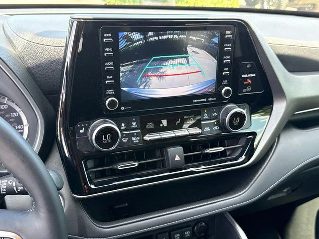 Certified Used 2020 CELESTIAL SILVER METALLIC Toyota XLE image 22
