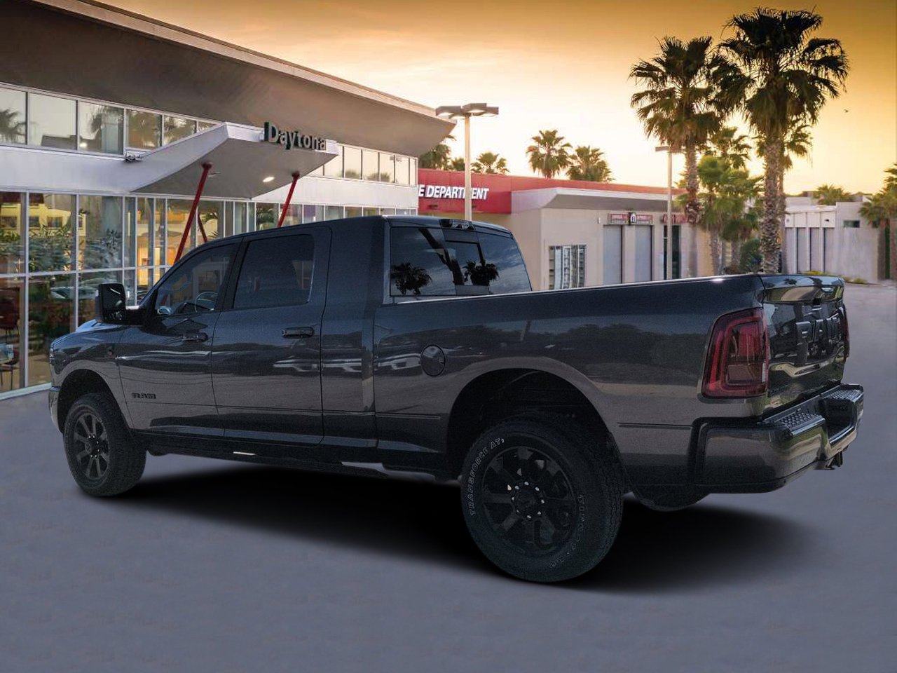 Certified Used 2025 Crystal Metallic Ram Laramie image 5