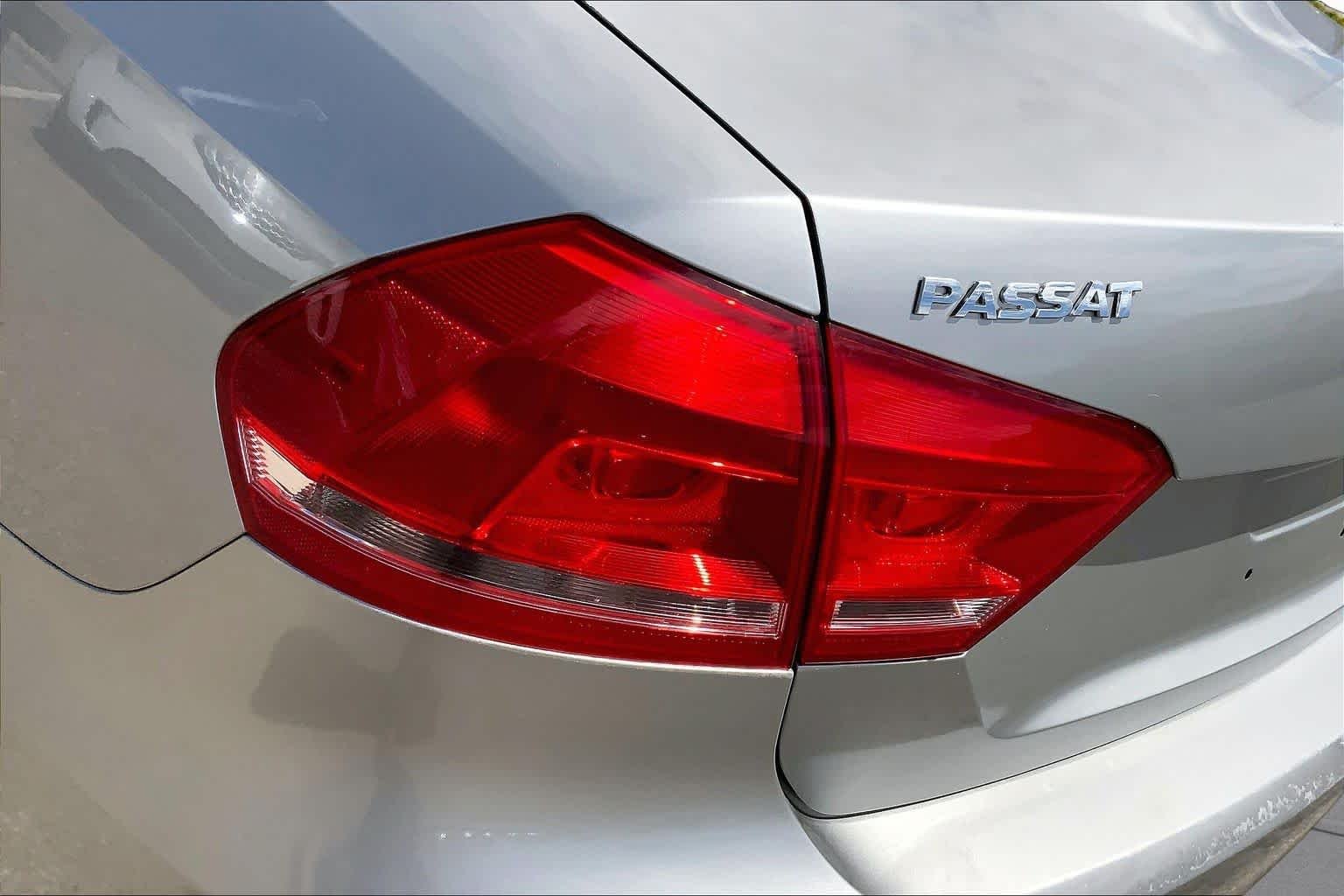 Used 2014 Reflex Silver Metallic Volkswagen S image 28