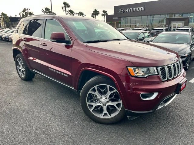 2018 Jeep Grand Cherokee Limited Sterling Edition's photo