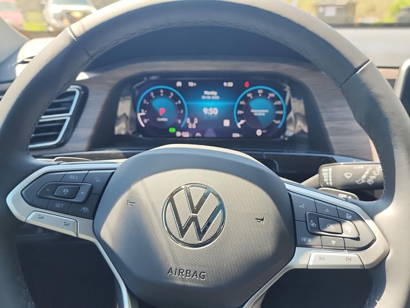 2026 Volkswagen Atlas SEL Premium R-Line - Photo 17