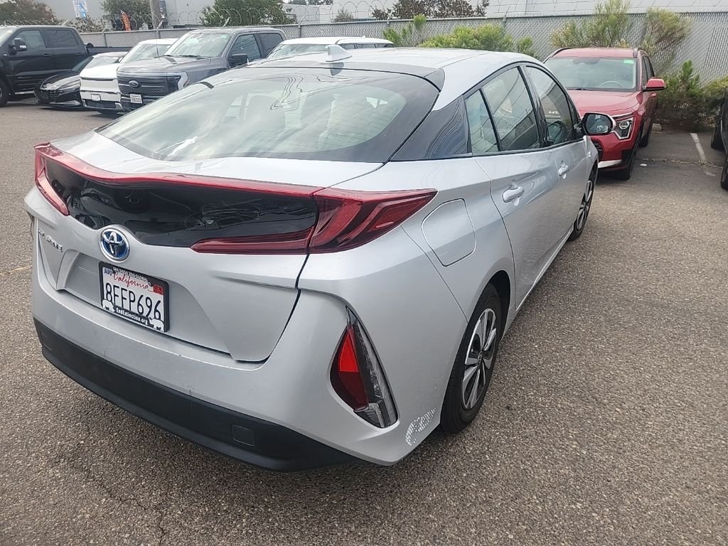 Used 2018 Silver Toyota Plus image 13