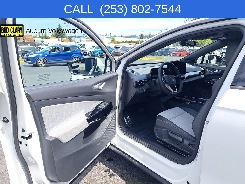 Used 2024 White/off-white Volkswagen Standard image 10