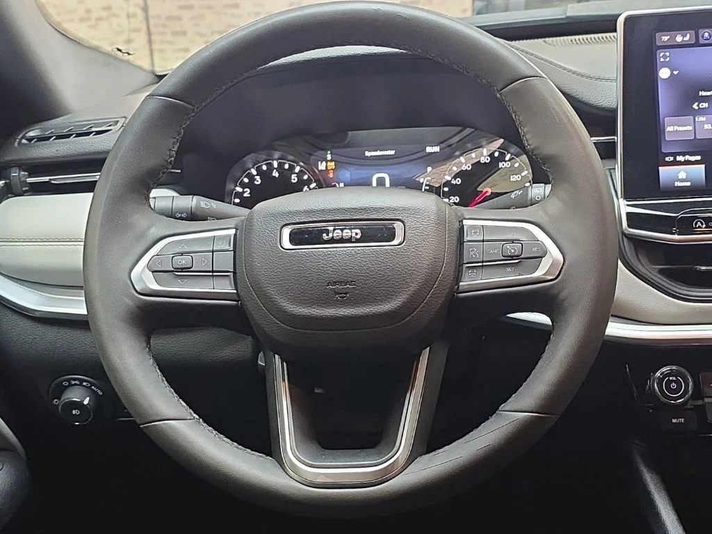 Used 2025 Silver Jeep Limited image 14