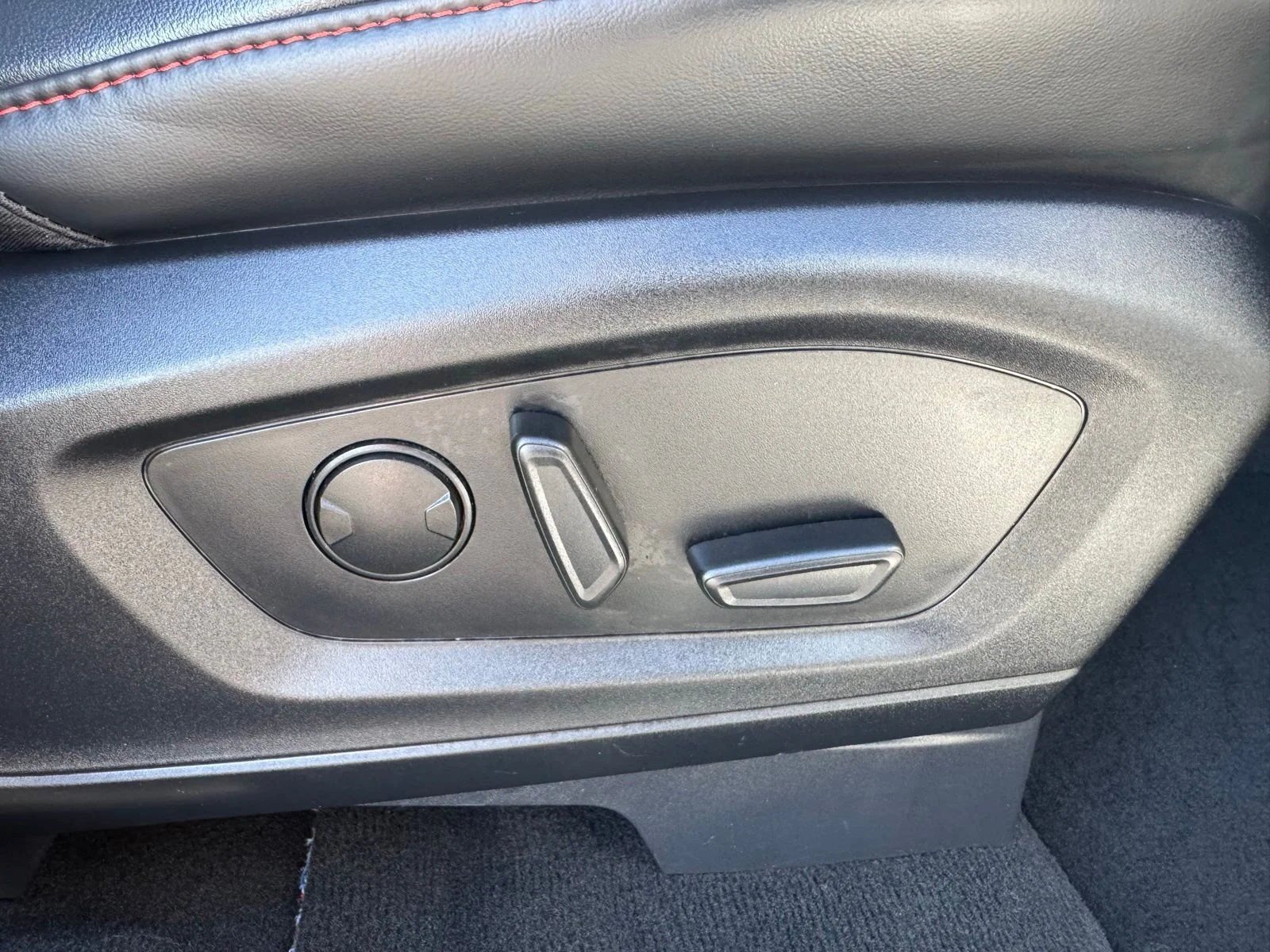 Used 2025 Gray Ford ST-Line image 36