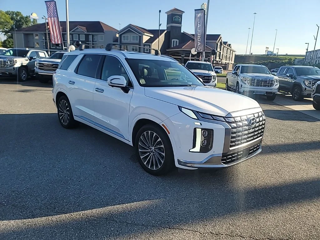 Used 2023 White Hyundai Calligraphy image 1