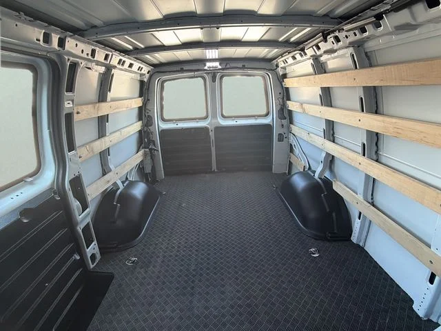 Used 2025 White GMC Work Van image 17