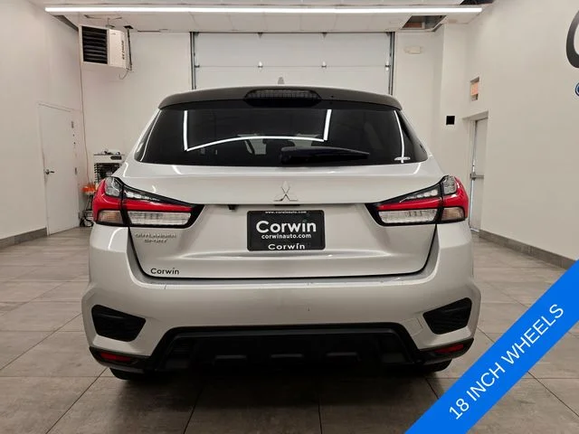 Used 2025 Alloy Silver Metallic Mitsubishi  image 4