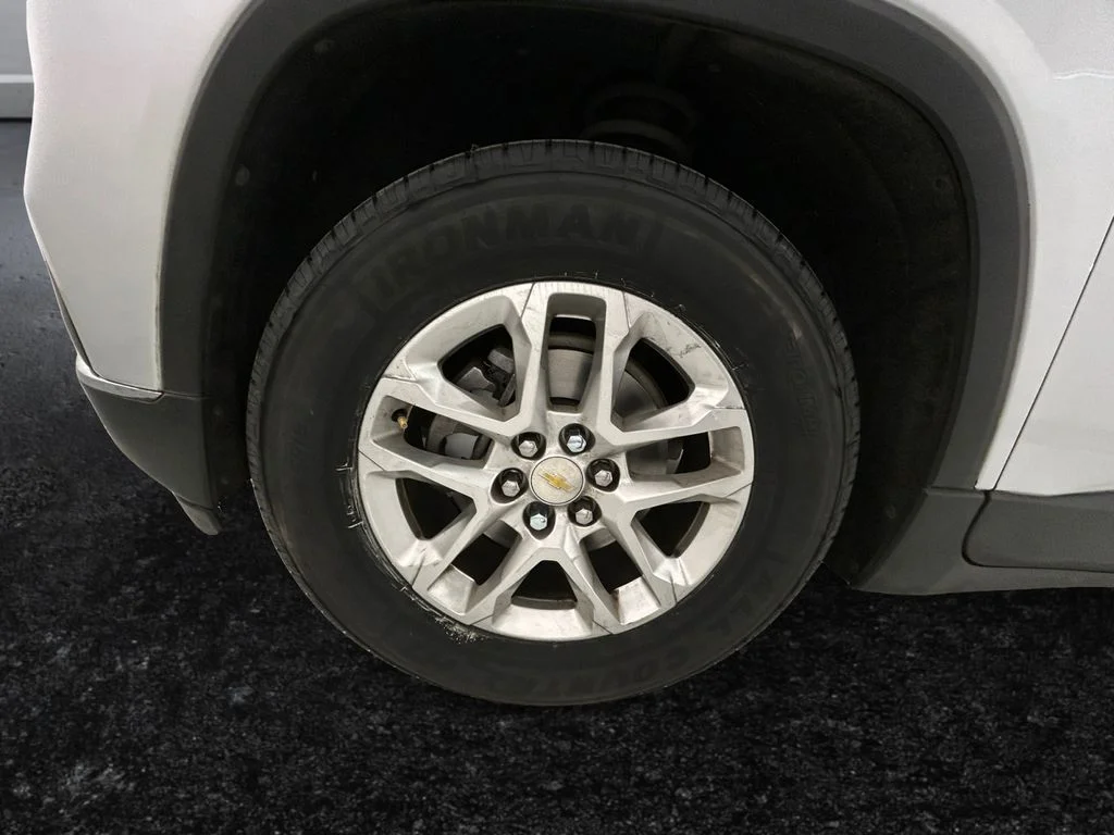 Used 2020 Silver Chevrolet LT image 27