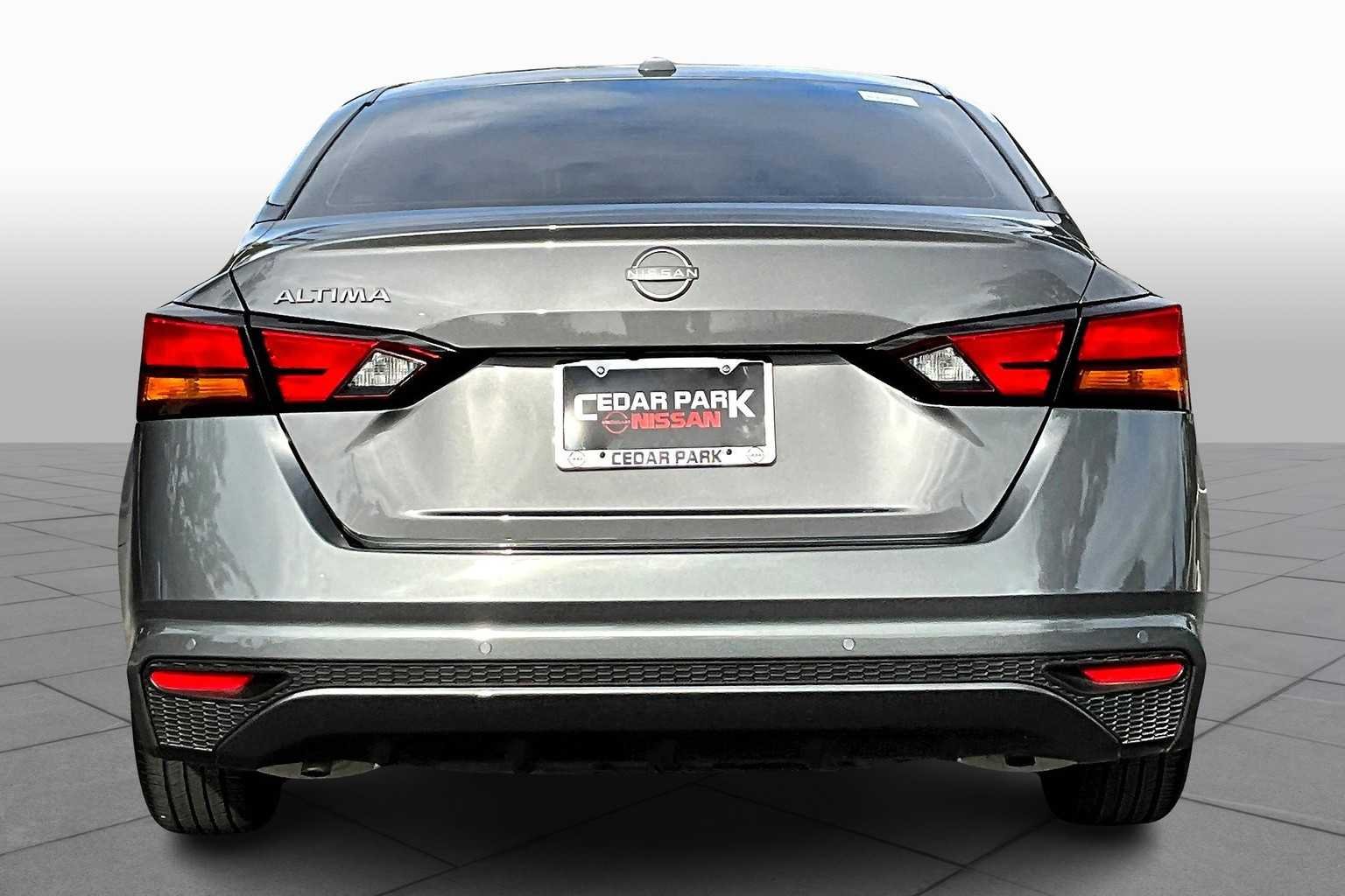 Used 2025 Gun Metallic Nissan S image 4