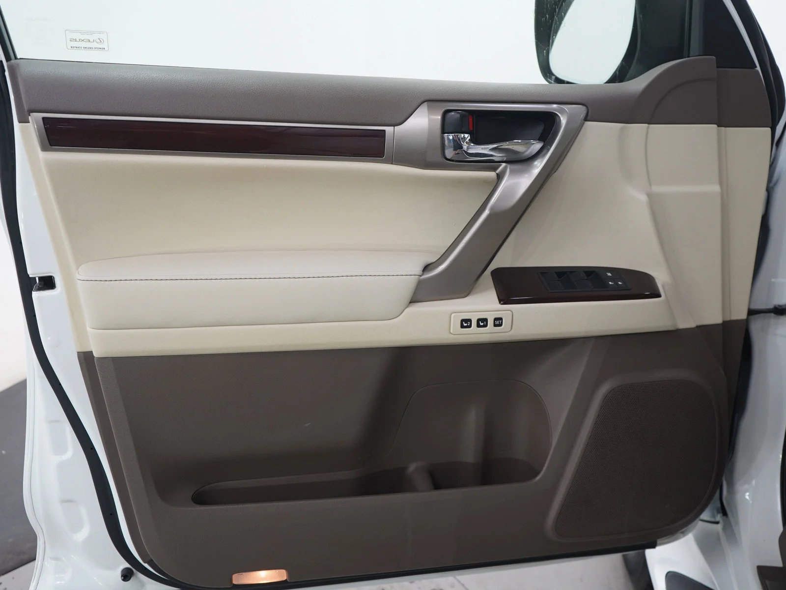 Used 2014 Starfire Pearl Lexus 4WD 4dr image 20