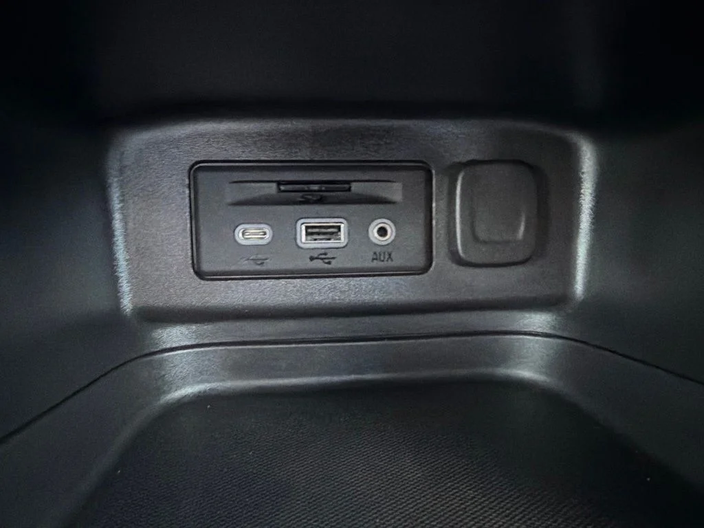 Used 2024 Summit White Chevrolet LT image 22