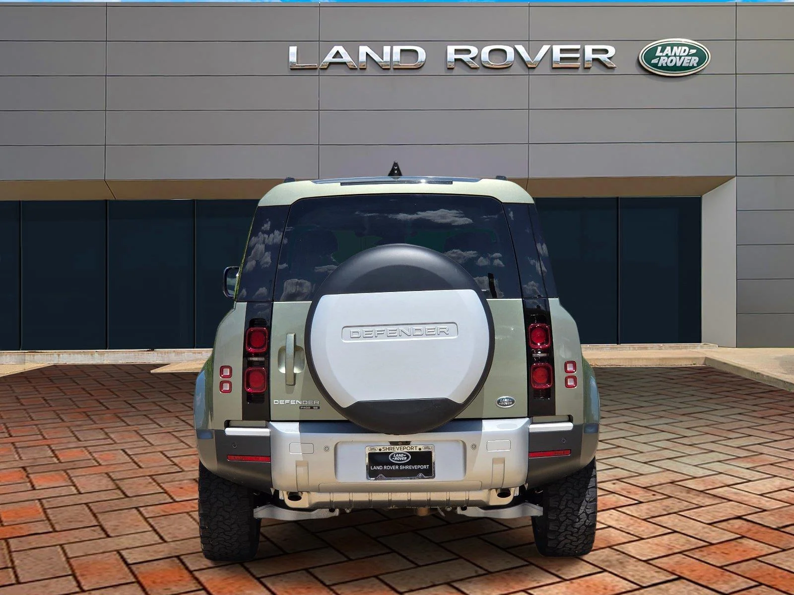 Used 2020 Pangea Green Metallic Land Rover SE image 5