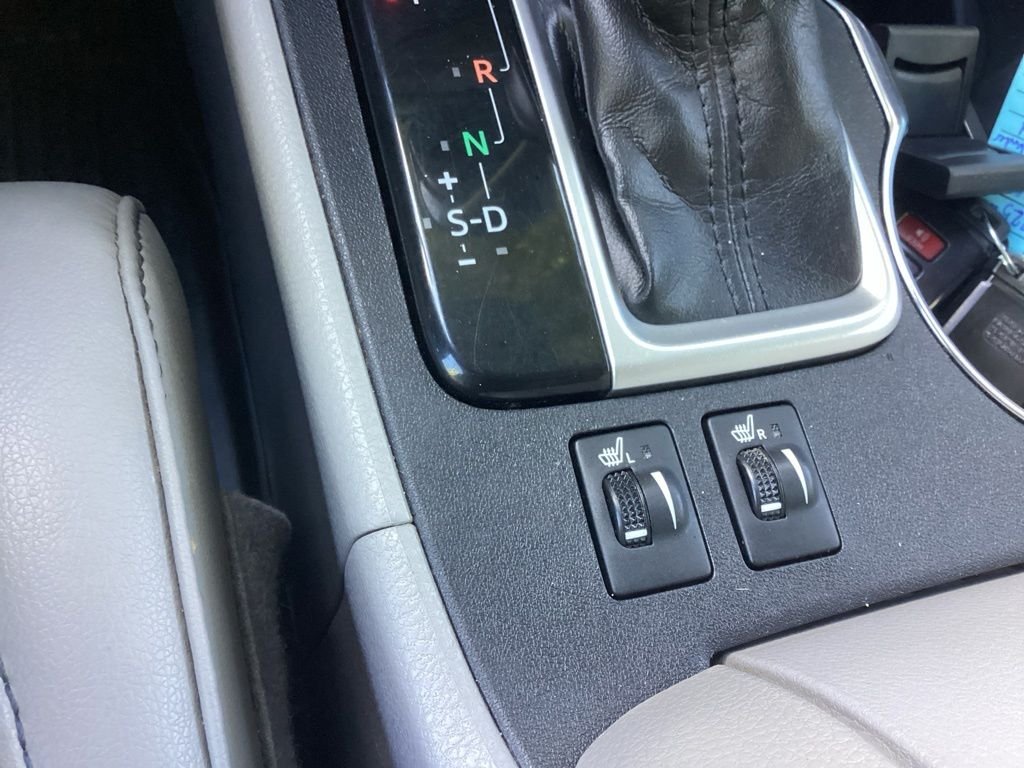 Used 2019 Blue Toyota XLE image 7