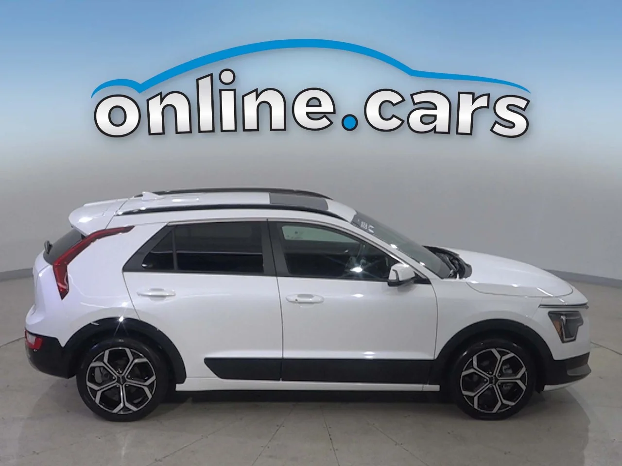 Used 2023 White Kia EX Touring image 20