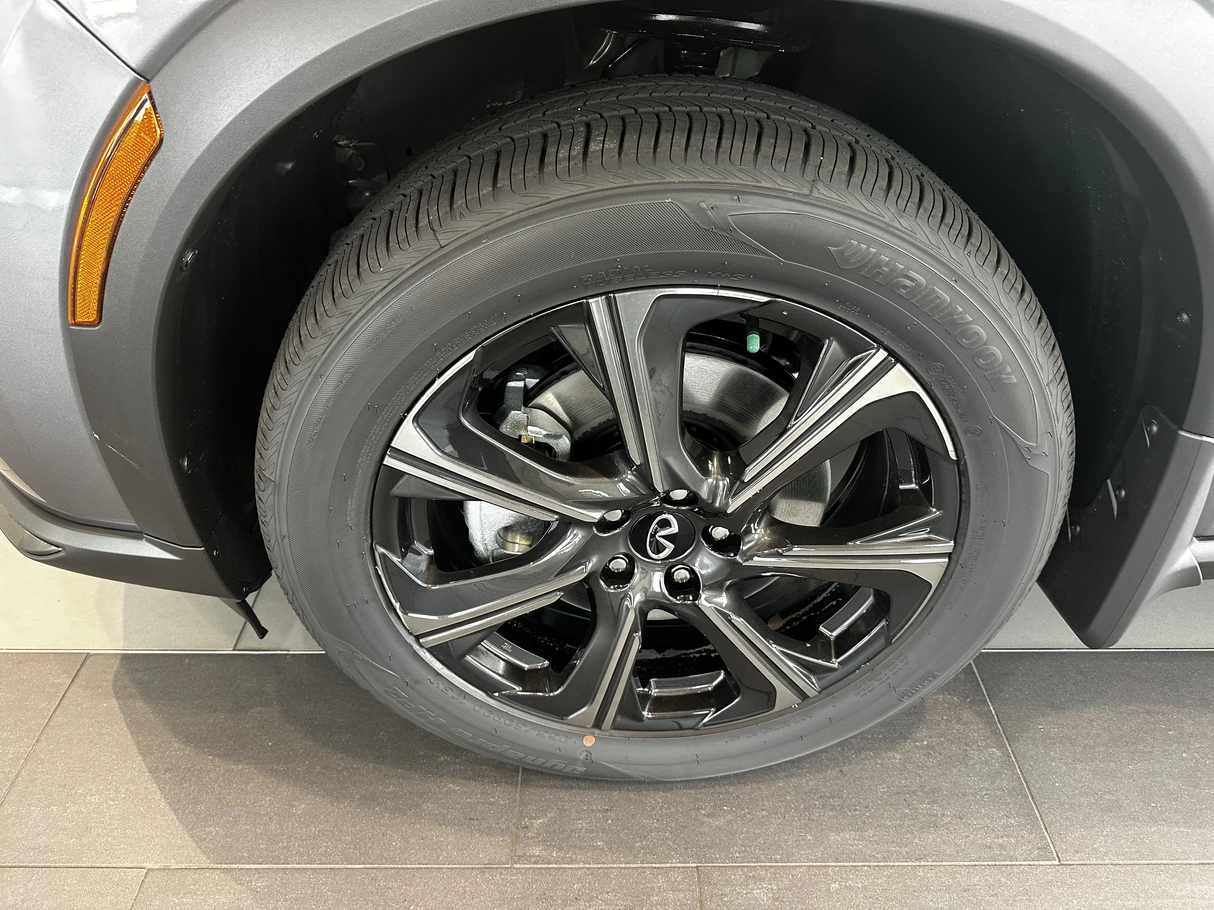 New 2027 2T GRPT SHDW INFINITI Autograph AWD image 6
