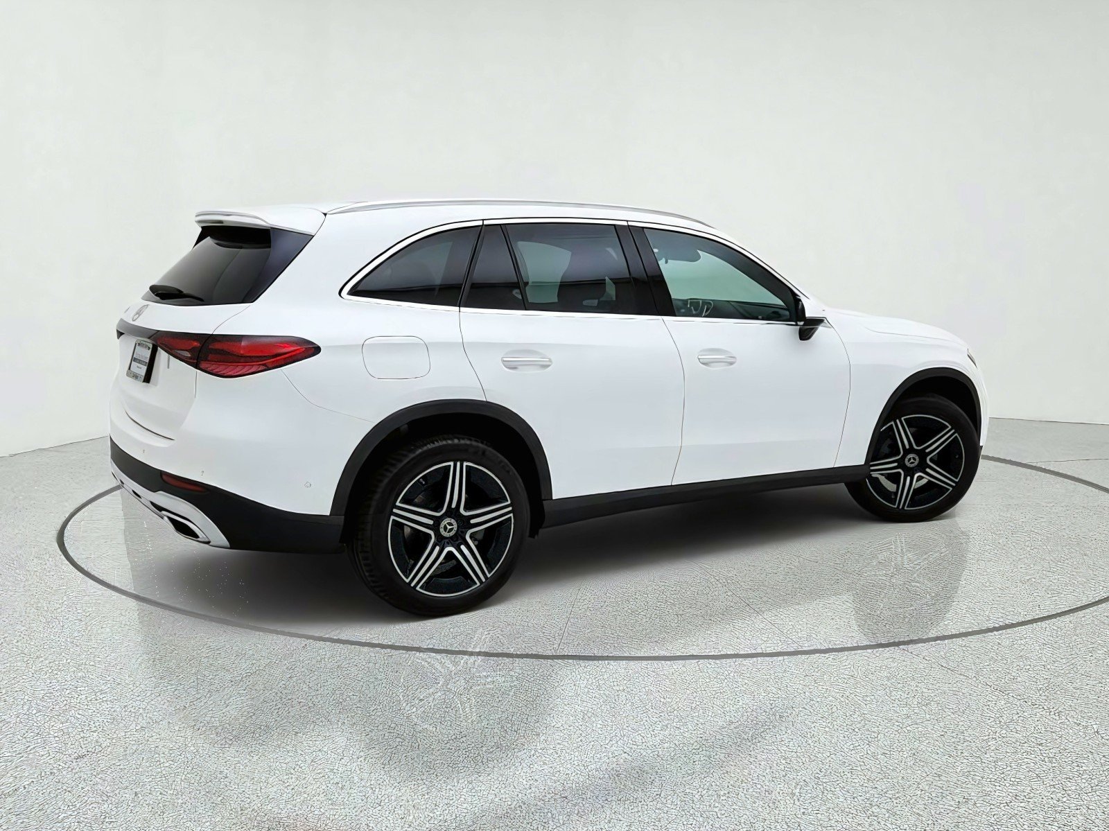 Certified Used 2026 Polar White Mercedes-Benz GLC 300 image 8