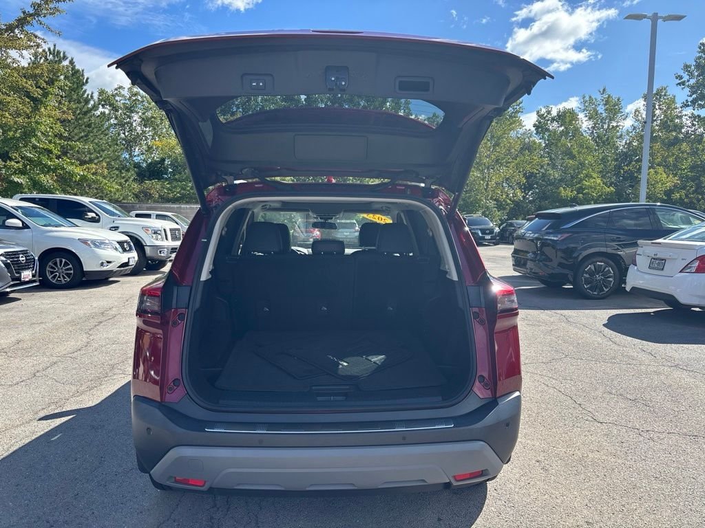 Used 2023 Red Nissan SV image 7