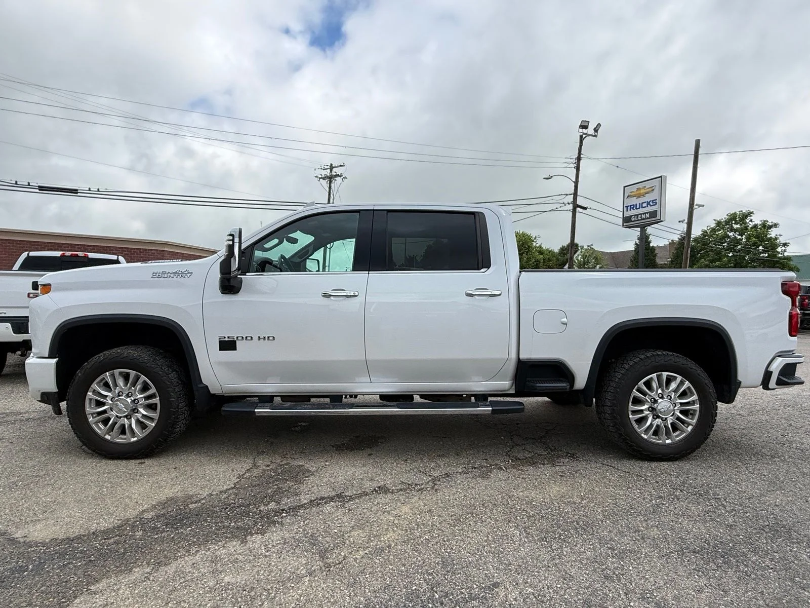 Used 2020 Beige Chevrolet High Country image 5