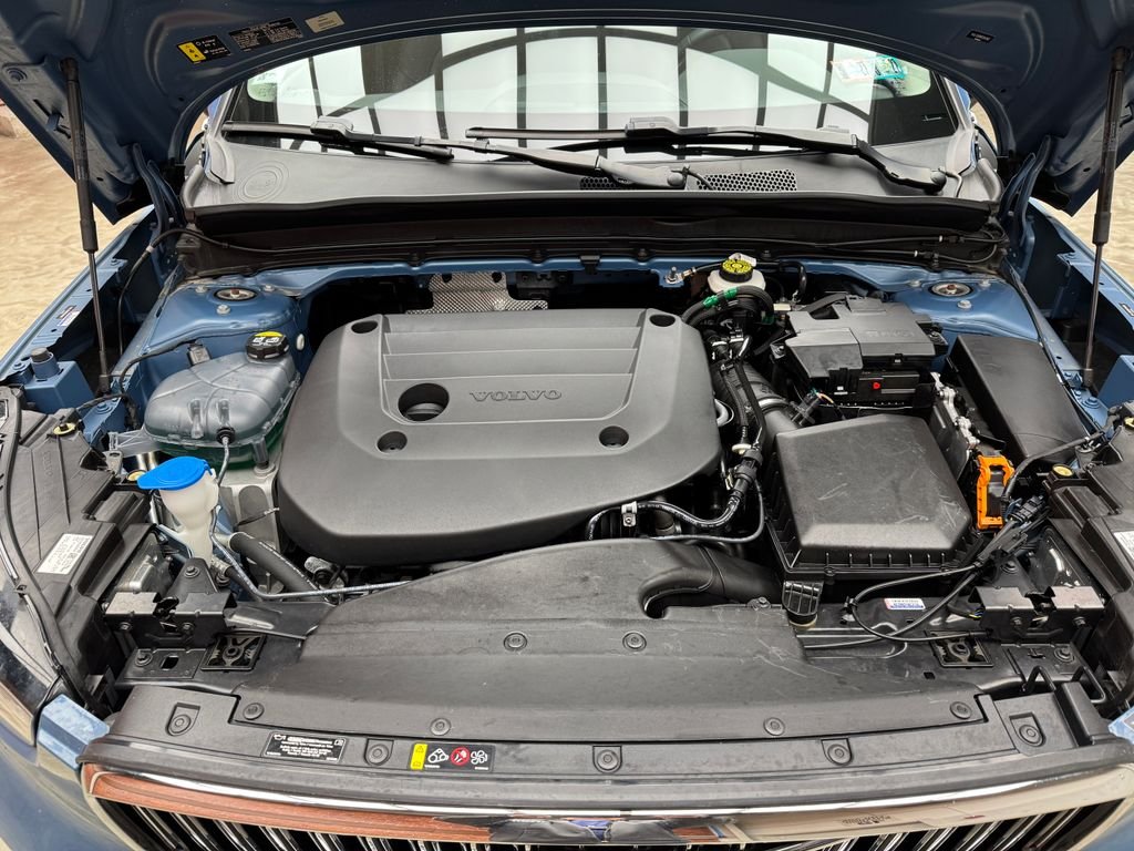 2024 Volvo XC40 Plus - Photo 29