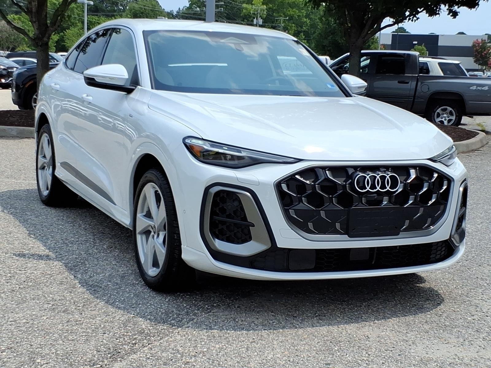 Used 2025 Daytona Gray Pearl Effect Audi S line Premium image 5