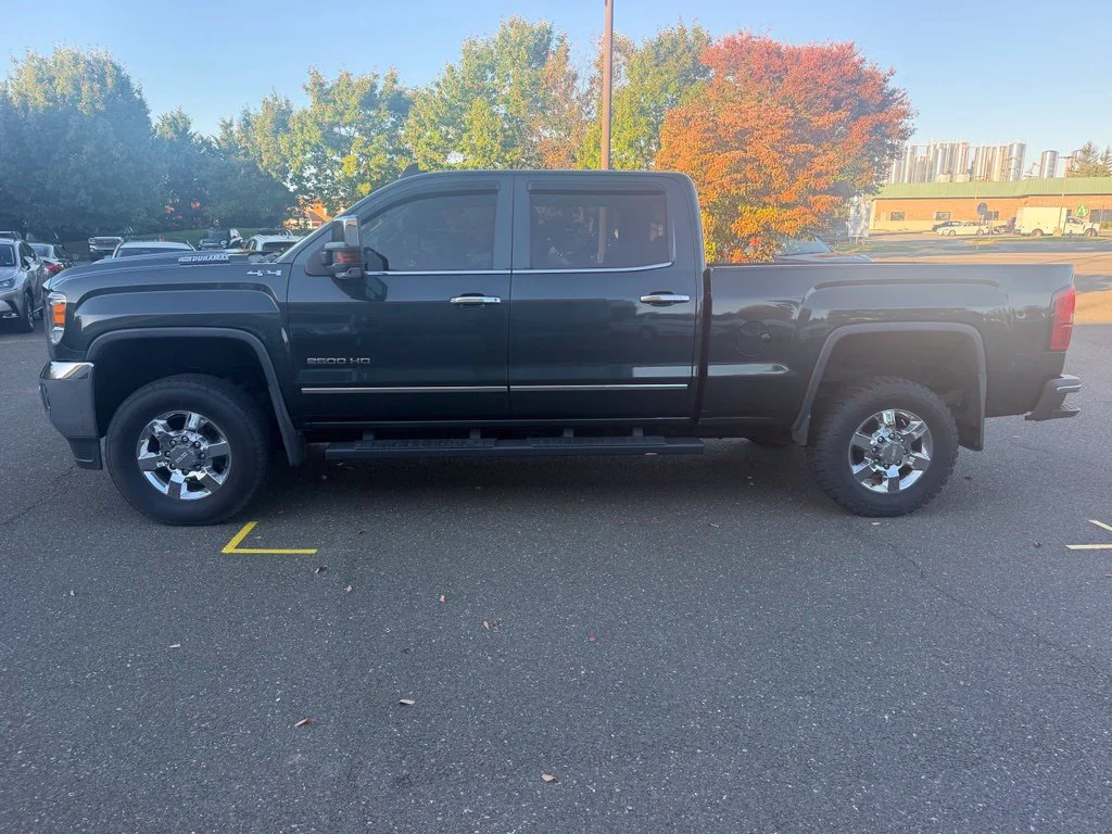 Used 2017 Gray GMC SLT image 4