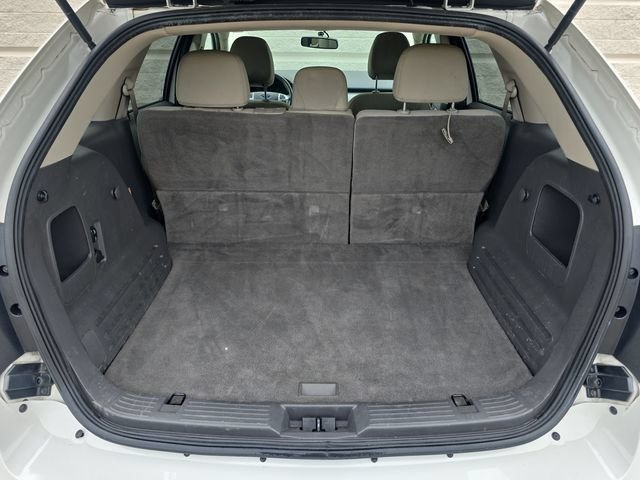 Used 2013 White Ford SEL image 34