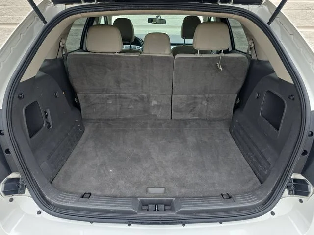 Used 2013 White Suede Ford SEL image 34